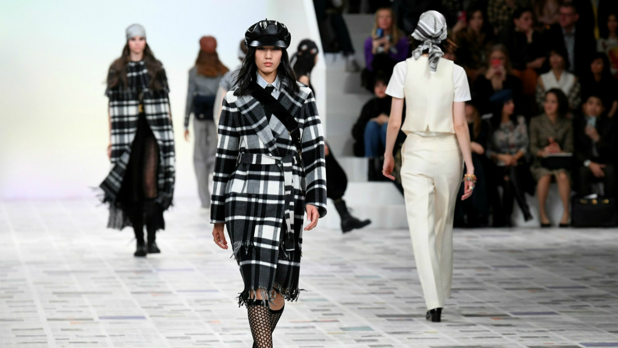 Dior mostró su posición feminista en la Semana de la Moda de París