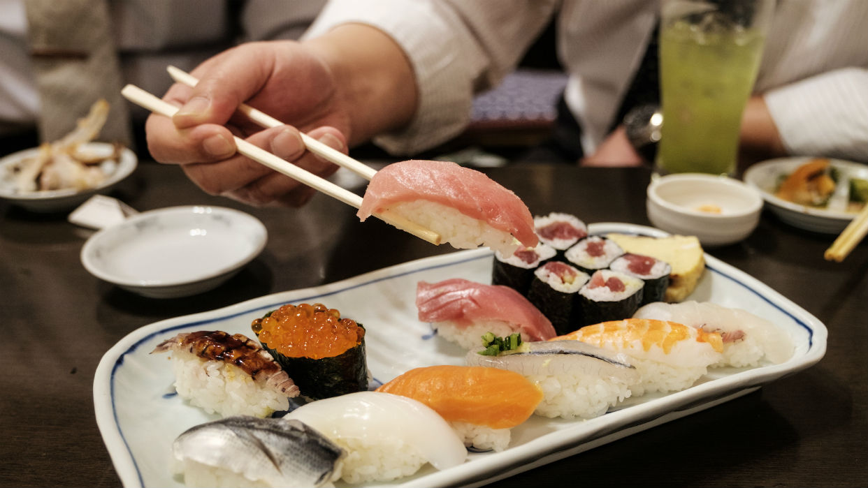 La palabra japonesa sushi viene de Su (vinagre) y Shi-Meshi (arroz)