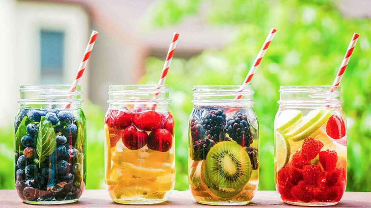 Las infusiones de frutas son una deliciosa fuente de hidratación
