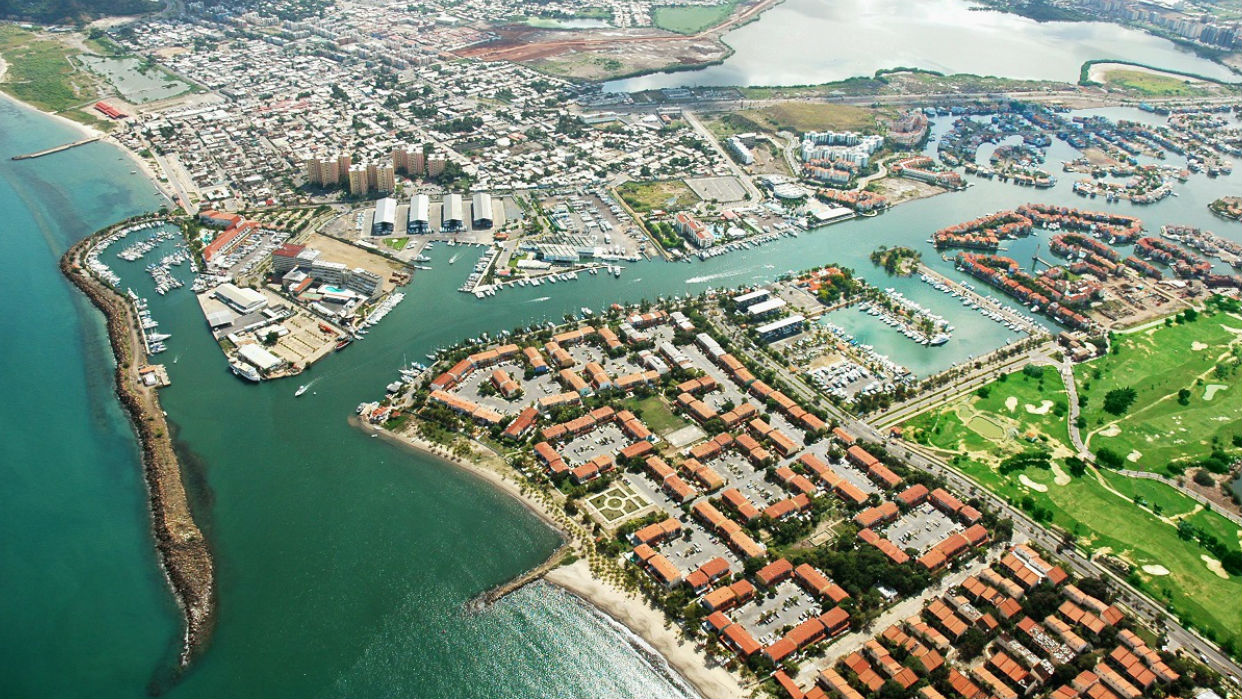 El complejo El Morro con sus canales navegables y extensas avenidas 