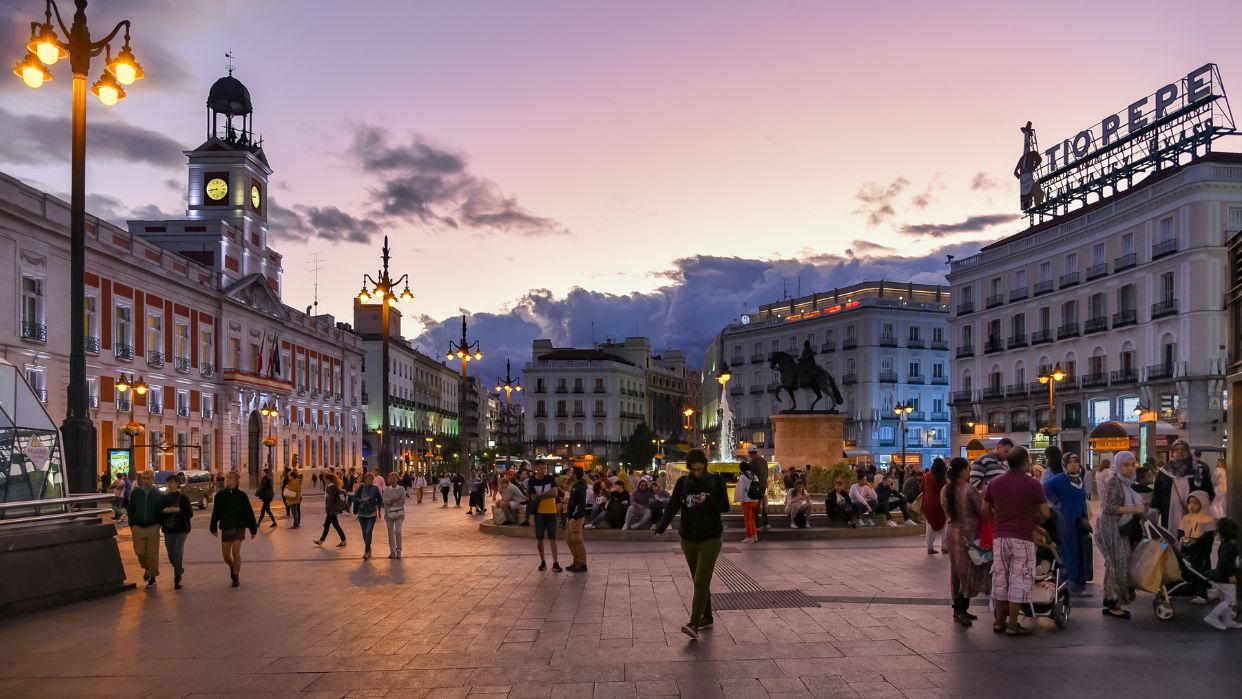 La Puerta del Sol, plaza emblemática donde cada año es recibido 