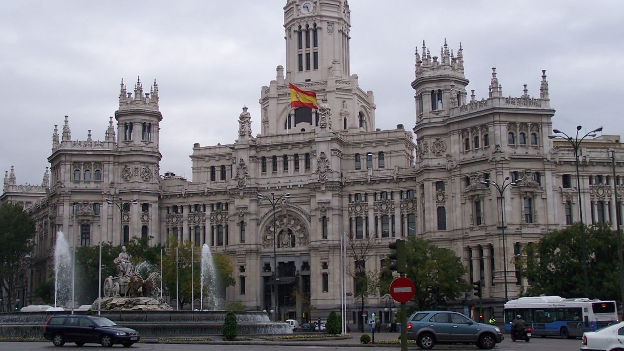  Edificio de correos en la capital española, cita obligada